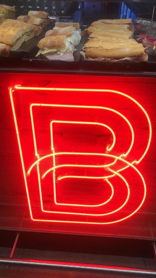 Bearan Bar & Rooms ปัมโปลนา ภายนอก รูปภาพ