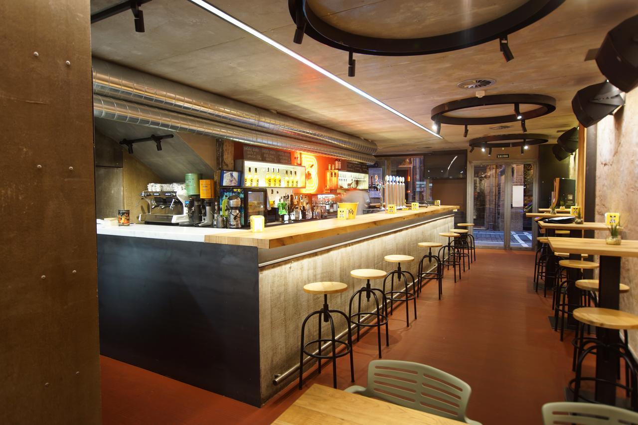 Bearan Bar & Rooms ปัมโปลนา ภายนอก รูปภาพ