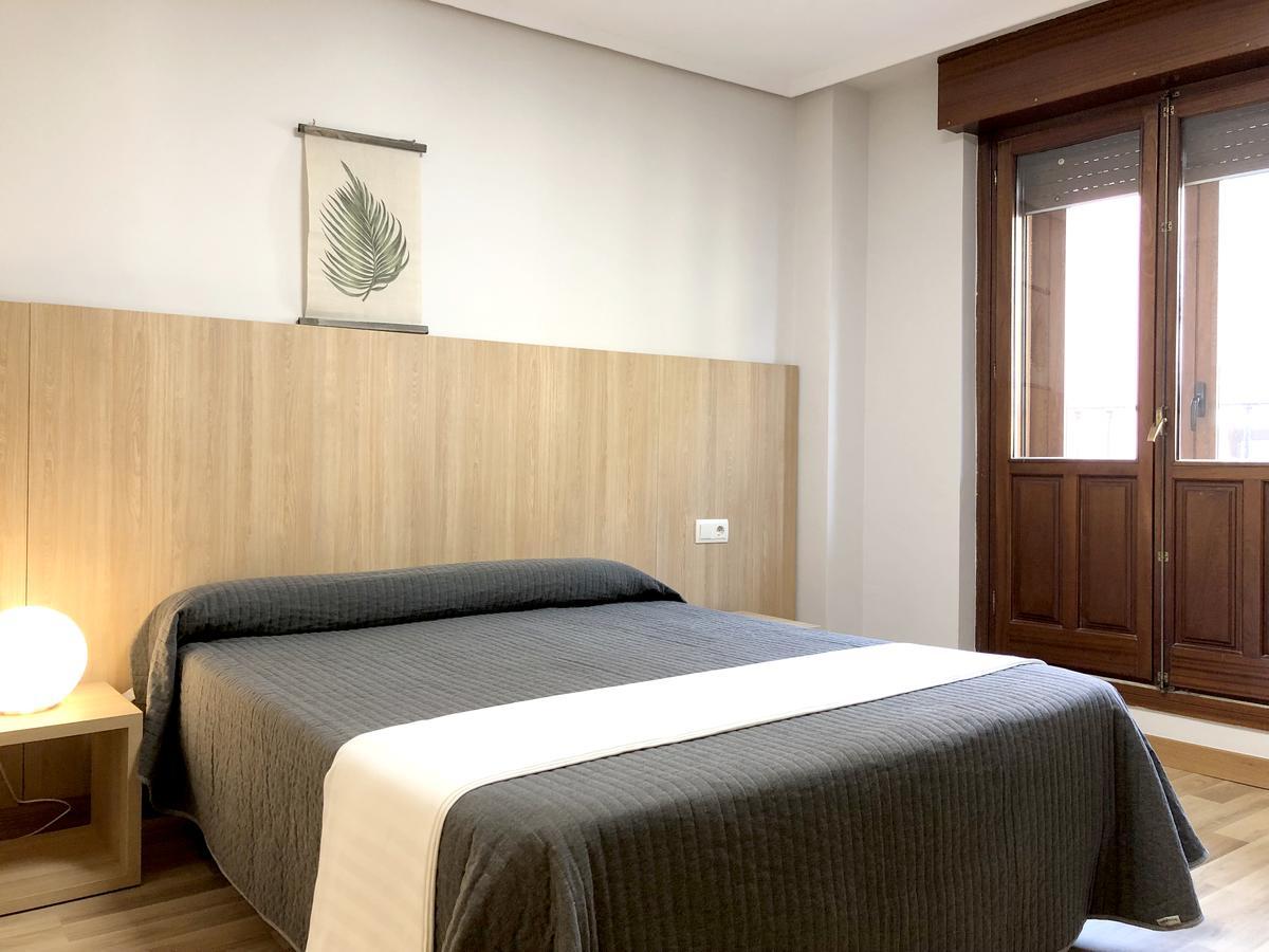Bearan Bar & Rooms ปัมโปลนา ภายนอก รูปภาพ
