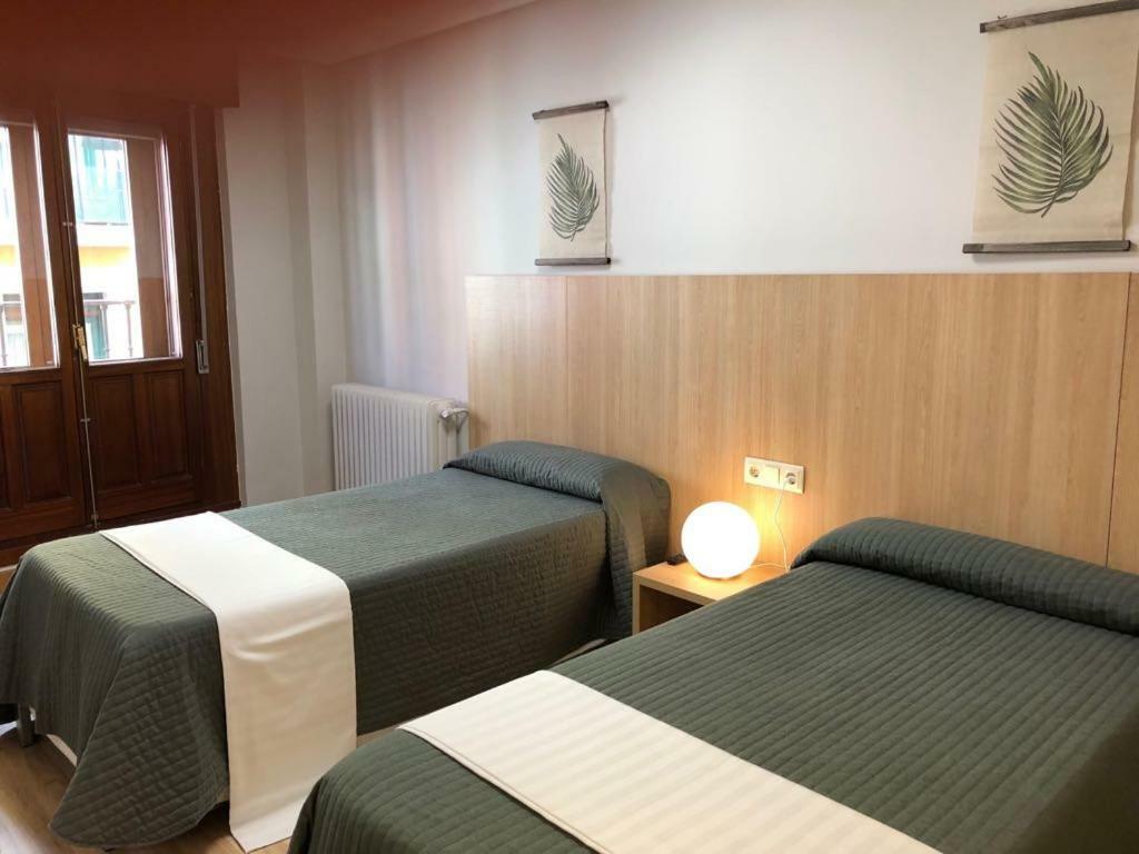 Bearan Bar & Rooms ปัมโปลนา ภายนอก รูปภาพ